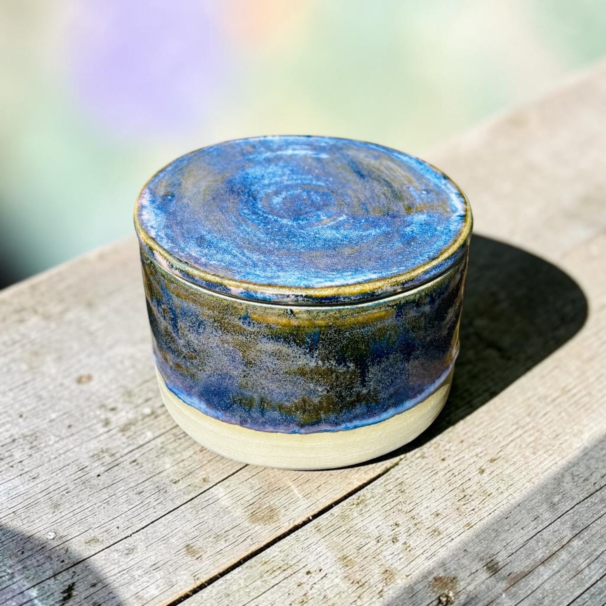 Handgemachte französische Butterdose – Meeresglasur, Amazing roze, Leinenweiß